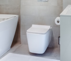 Væghængte toiletter begynder at blive mere og mere populære i studielejligheder